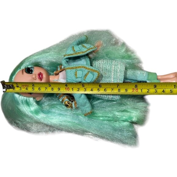 Rainbow High Series 3 Daphne Minton Mint Light Green Fashion Doll w/ 2 Outfits - Picture 6 of 8